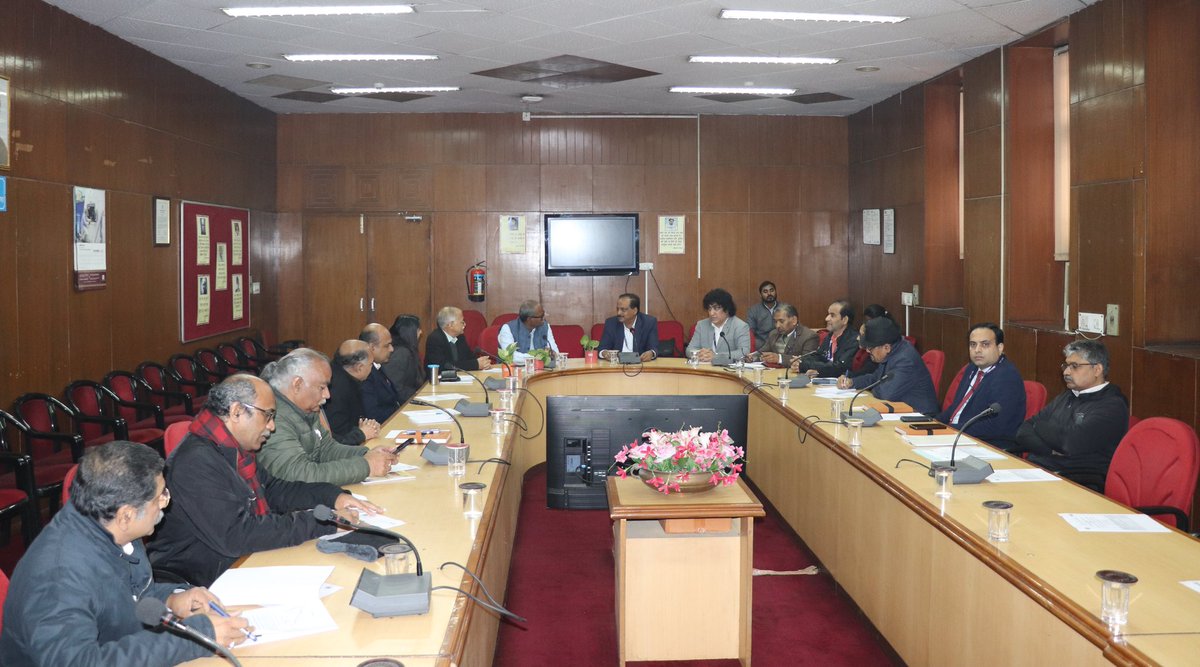 CSIRCRRI's tweet photo. A milestone for India's road infrastructure! 🛣️
Today @CSIRCRRI and Indian Academy of Highway Engineers (IAHE) officially signed an MoU. This partnership formalizes a strategic collaboration in research, testing, consultancy &amp; capacity building for the #highway sector.
@IAHE1983 https://t.co/wMha3bfquV