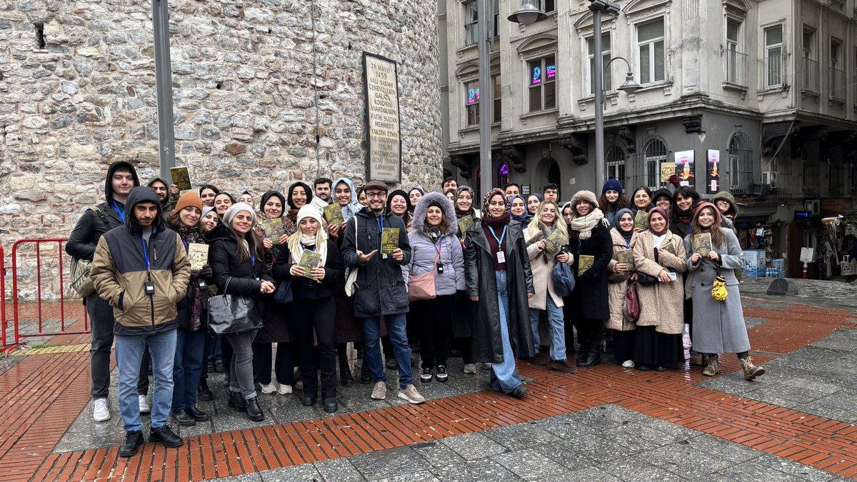 arkadaşlar biz İNANILMAZ bir şey başardık ve ihsan oktay anar’ın puslu kıtalar atlası kitabında geçen istanbul mekanlarını yaklaşık 40 okurla birlikte gezdik!! 🥹