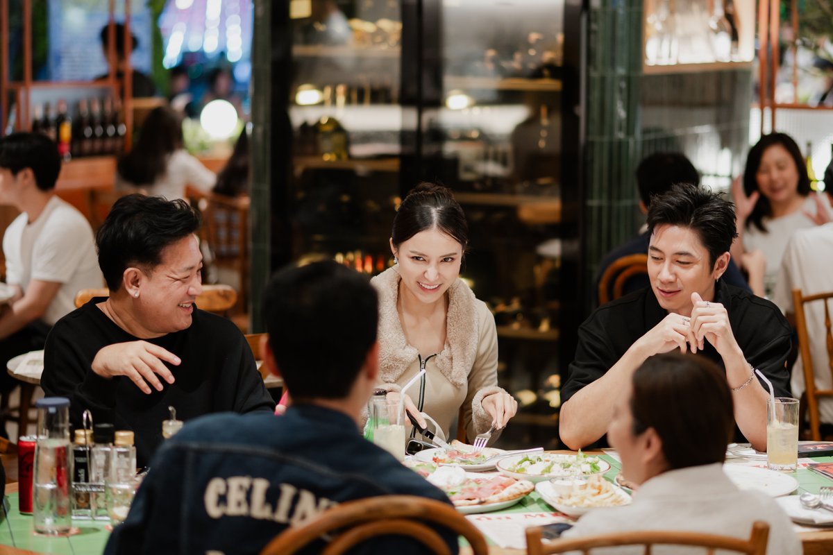 แจม รชตะ (<a href="/RachataJam/">Jam Rachata</a>) และ พิมมี่ พิมพ์ลภัส (<a href="/Pimpimlapas_j/">Pim Pimlapas</a>) กับ New Hangout Destination แห่งใหม่ ใจกลางสยามพารากอน

📍 Fallabella Sister Chicken, NEXTOPIA, 5A Floor, Siam Paragon

#JamRachata #แจมรชตะ #pimlapasj #NEXTOPIA #SiamParagon