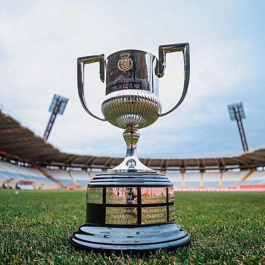 🍀 El Sorteo de la Copa del Rey Juvenil 25/26 se celebrará el 𝟳 𝗱𝗲 𝗲𝗻𝗲𝗿𝗼.

𝟯𝟮 𝗲𝗾𝘂𝗶𝗽𝗼𝘀 lucharán por el título 🏆

🚩 Ciudad del Fútbol
⏱️ 17:30h

🔗 rfef.es/es/noticias/el…

#CopaDelReyJuvenil