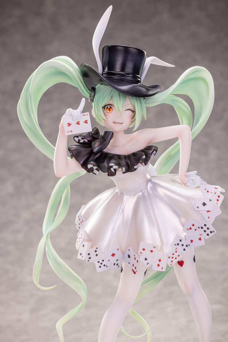 Gk涂装展示-魔术兔子初音~

原型：<a href="/chikaiDD/">ちかい</a> 
攝影：<a href="/shutwilight1651/">薯条Twilight</a>