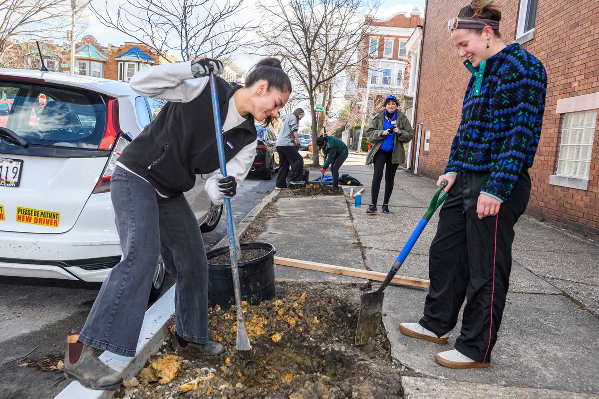 Johns Hopkins Connects tweet media