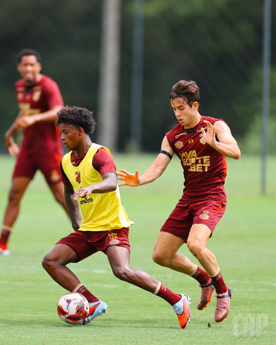 AthleticoPR's tweet photo. 🌪️💪 Iniciamos a segunda semana de preparação para a estreia no Paranaense 2026. 

📸 Duda Matoso/athletico.com.br https://t.co/HqJgn9E5O8