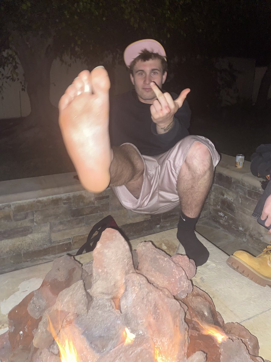 Brennerwoo19135's tweet image. my soles so hot it started up my 🔥 
as a master tells you what to do you lose control of your f🅰️git brain🏧