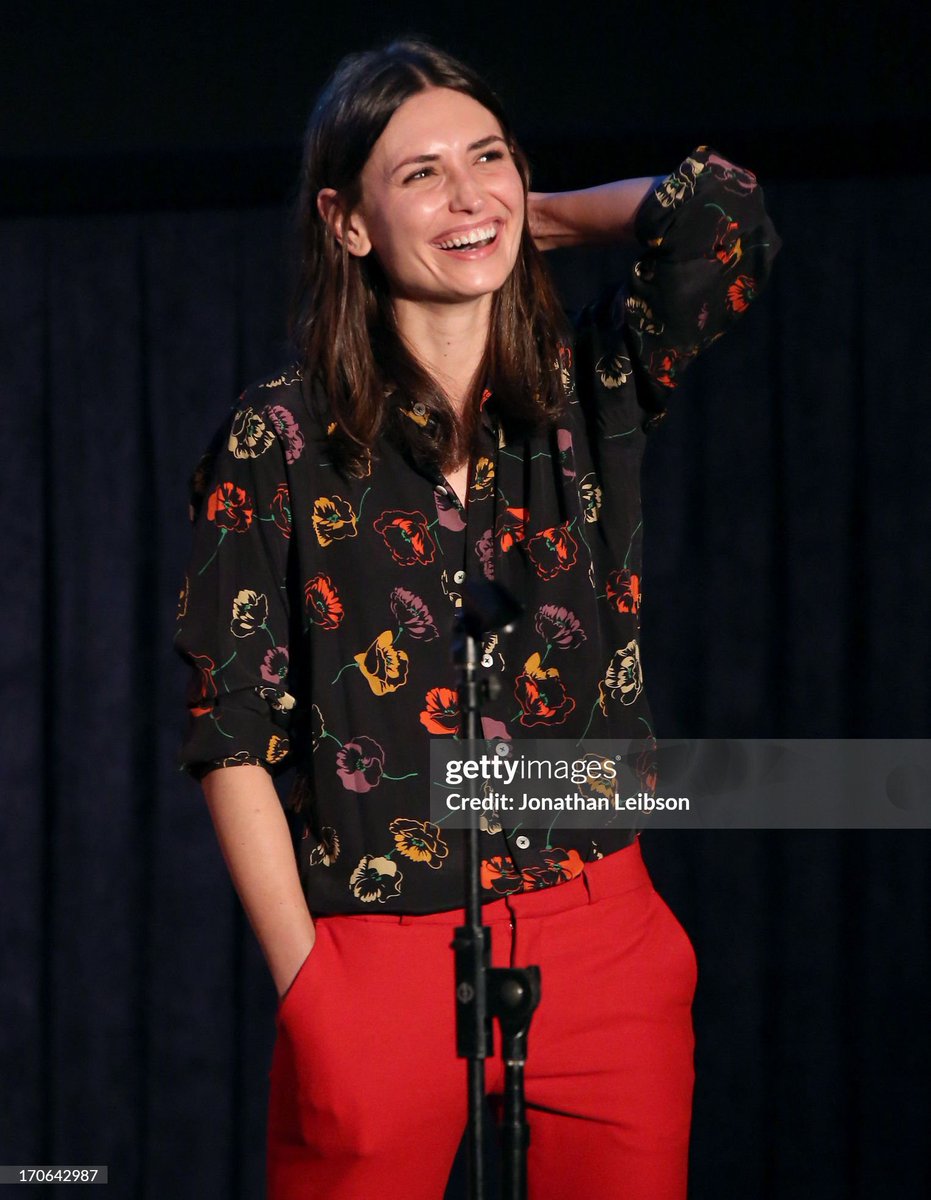 hereforzosia's tweet image. what do you call this genre of woman?