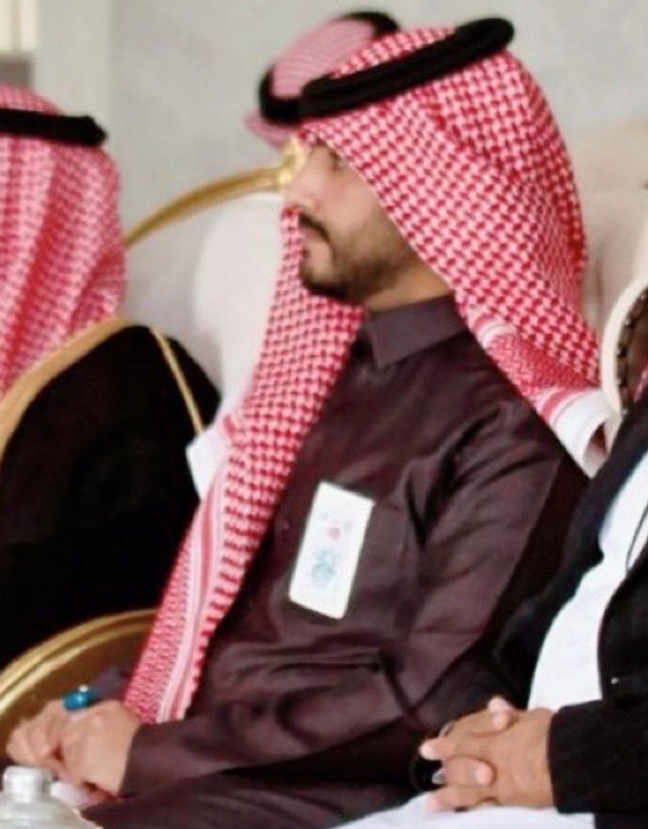 الحمد لله على عام انقضى بجبره وكسره .. بمره وحلوه .. بعطائه وإنجازه … ودعناه مرفوعي الرؤوس شامخي القامة .. ثابتي الخطى .. متمسكين بالقيم ومعتزين بالثوابت الدينية والمجتمعية .. أكملنا خلاله البناء وبذرنا من جديد بعد حصاد ما زرعه واستثمره والدانا فينا ( رحمهما الله) .. عام جديد