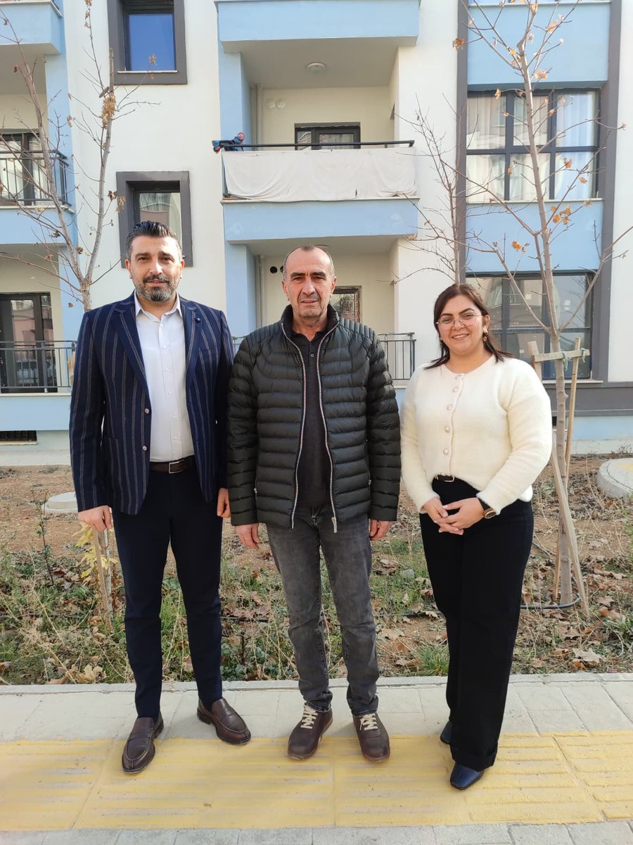 yesilyurtak44's tweet photo. 📍#Mahmutlu
📍#İkizce
📍#Kendirli
📍#Tepeköy
Mahalle koordinatörlerimiz, yönetim kurulu üyelerimiz, koordinatör meclis üyelerimiz ve mahalle başkanlarımızla bir araya gelerek; mahallelerimizin önceliklerini, taleplerini ve ihtiyaçlarını detaylı şekilde değerlendirdik.
Yeşilyurt’umuzu daha ileriye taşımak adına her adımı ortak akılla ele alıyor, vatandaşlarımızın görüşlerini merkeze alıyoruz. Daha güçlü ve daha yaşanabilir bir #Yeşilyurt için hep birlikte çalışmayı sürdürüyoruz.