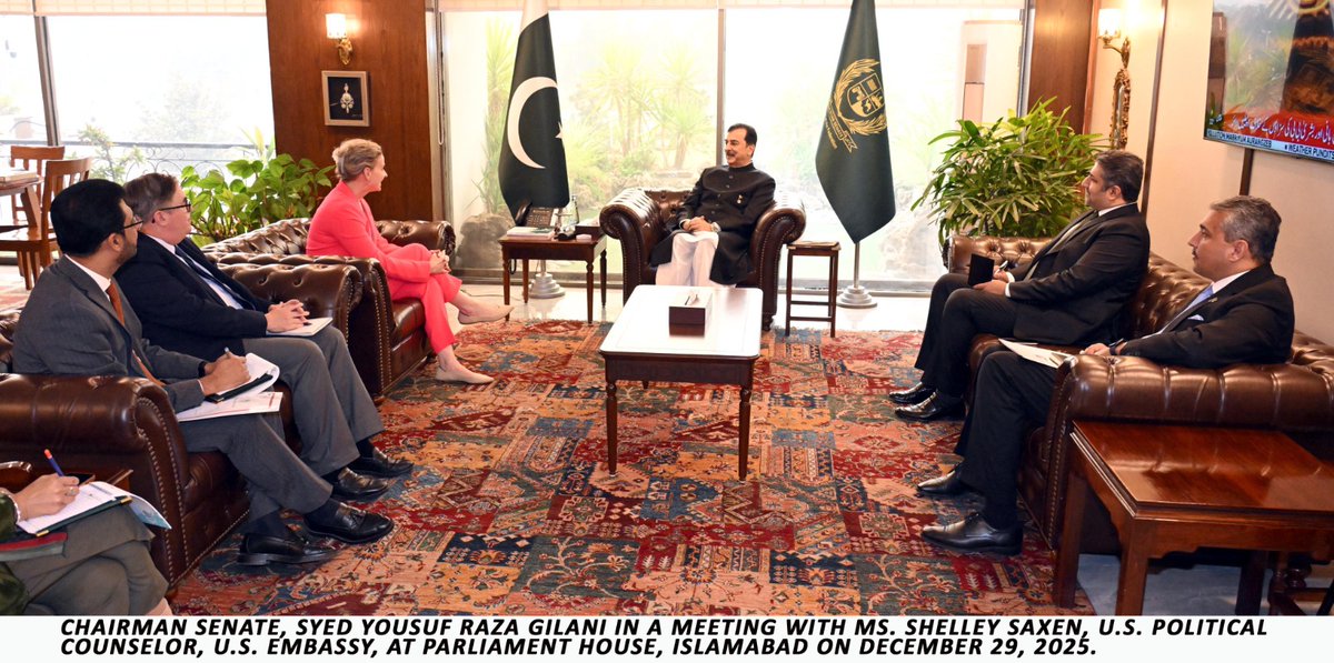 "Pakistan &amp; US strengthen economic ties! Chairman Senate Syed Yousaf Raza Gilani meets US diplomat, discusses boosting trade, investment &amp; people-to-people exchanges.
<a href="/ForeignOfficePk/">Ministry of Foreign Affairs - Pakistan</a>
<a href="/GovtofPakistan/">Government of Pakistan</a>
#PakUSRelations #EconomicCooperation #PartnershipGoals #Pakistan #USA