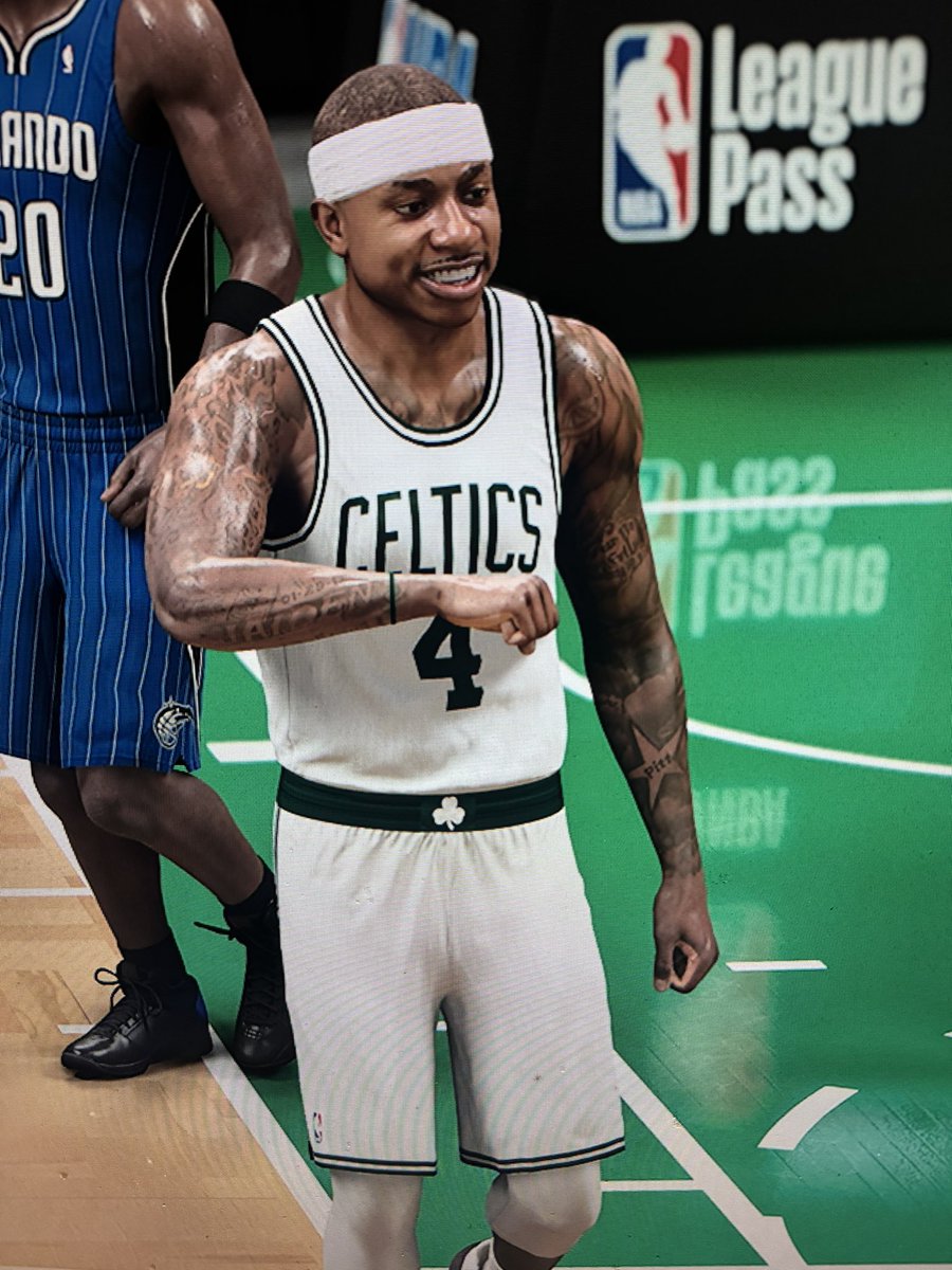 JustinCase_007's tweet photo. @isaiahthomas in the 4th still 🐐ed
Best year ever
#Kingofthe4th https://t.co/moQ3qt0OfC