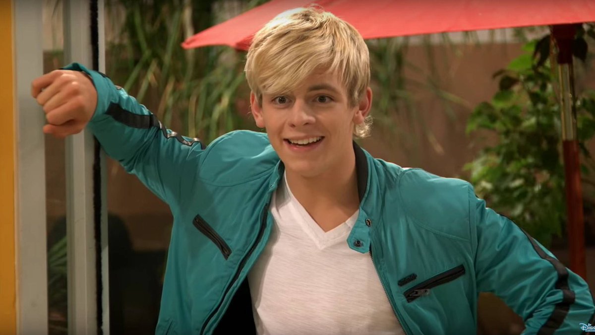 PopCrave's tweet image. Happy 30th birthday to the talented Ross Lynch.