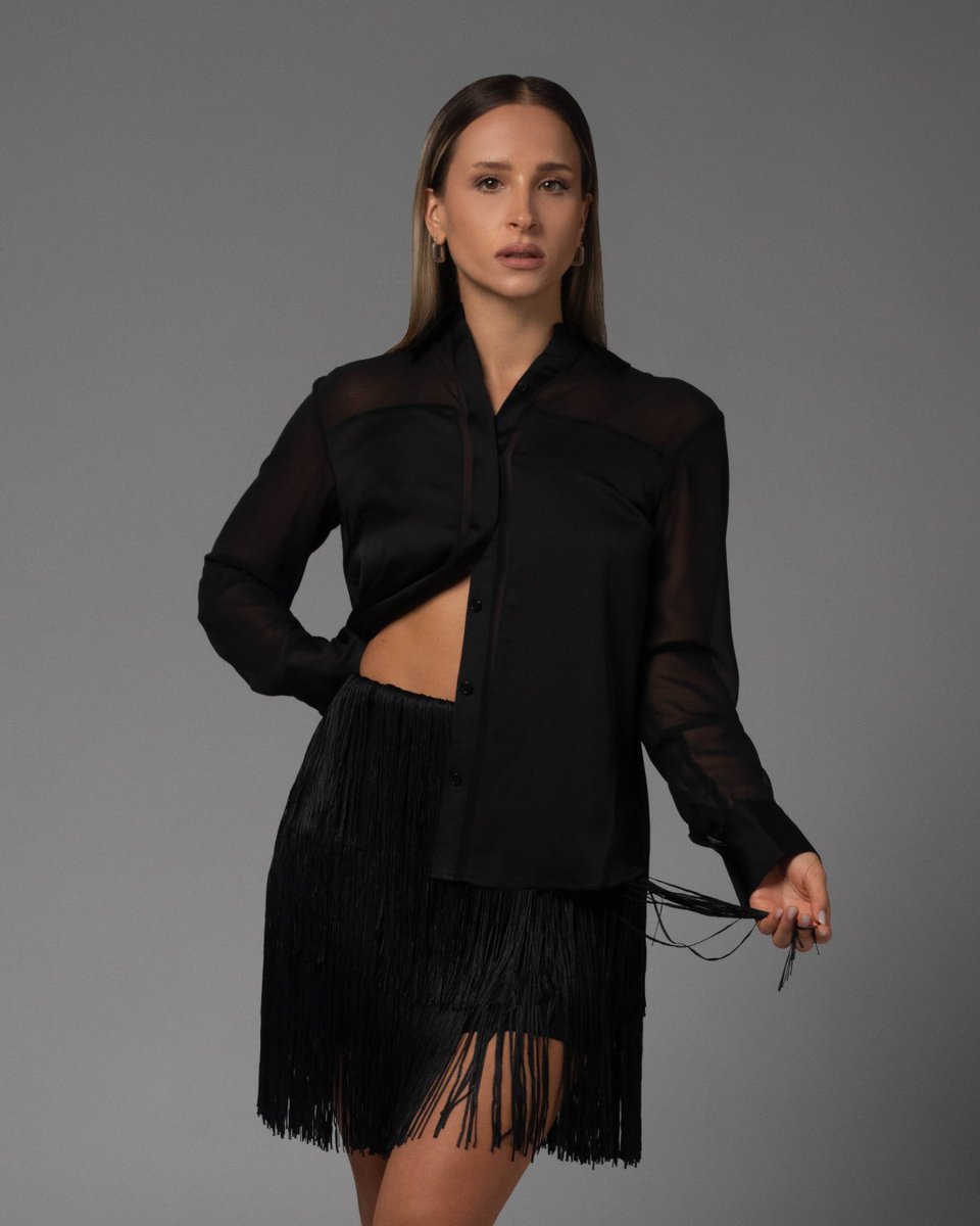 Kennethcolelat's tweet image. Own your moment. Own your style.
Conoce toda la colección en kennethcolelatino.com (link en bio)

Disponibilidad varía según región.
#KennethCole #VestirseConPropósito #HolidayCollection 🖤👗