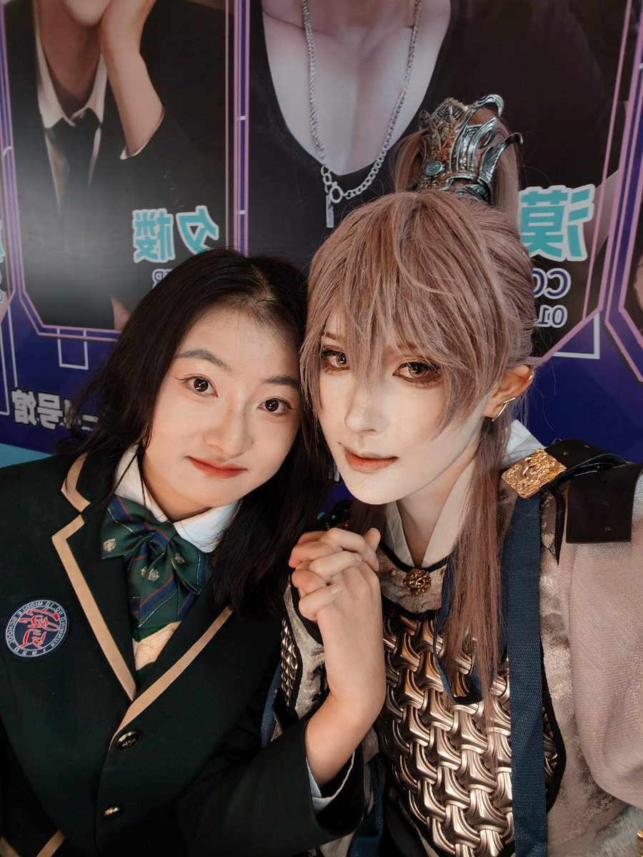 auribe1717's tweet photo. 今日漫展打卡 捕捉到超还原的角色神cos！次元壁狠狠破了～现场氛围直接拉满，逛展快乐谁懂啊 #漫展打卡 #cosplay #次元狂欢 https://t.co/uAw2yu0Qzy