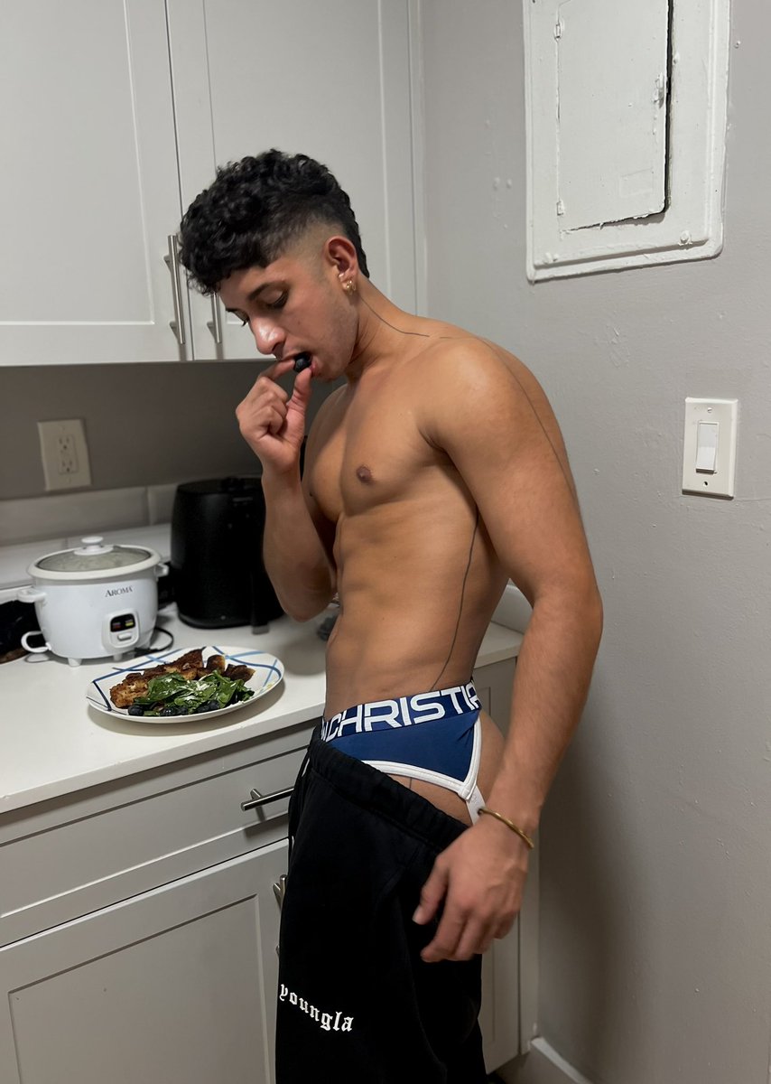 alex.cfr tweet media