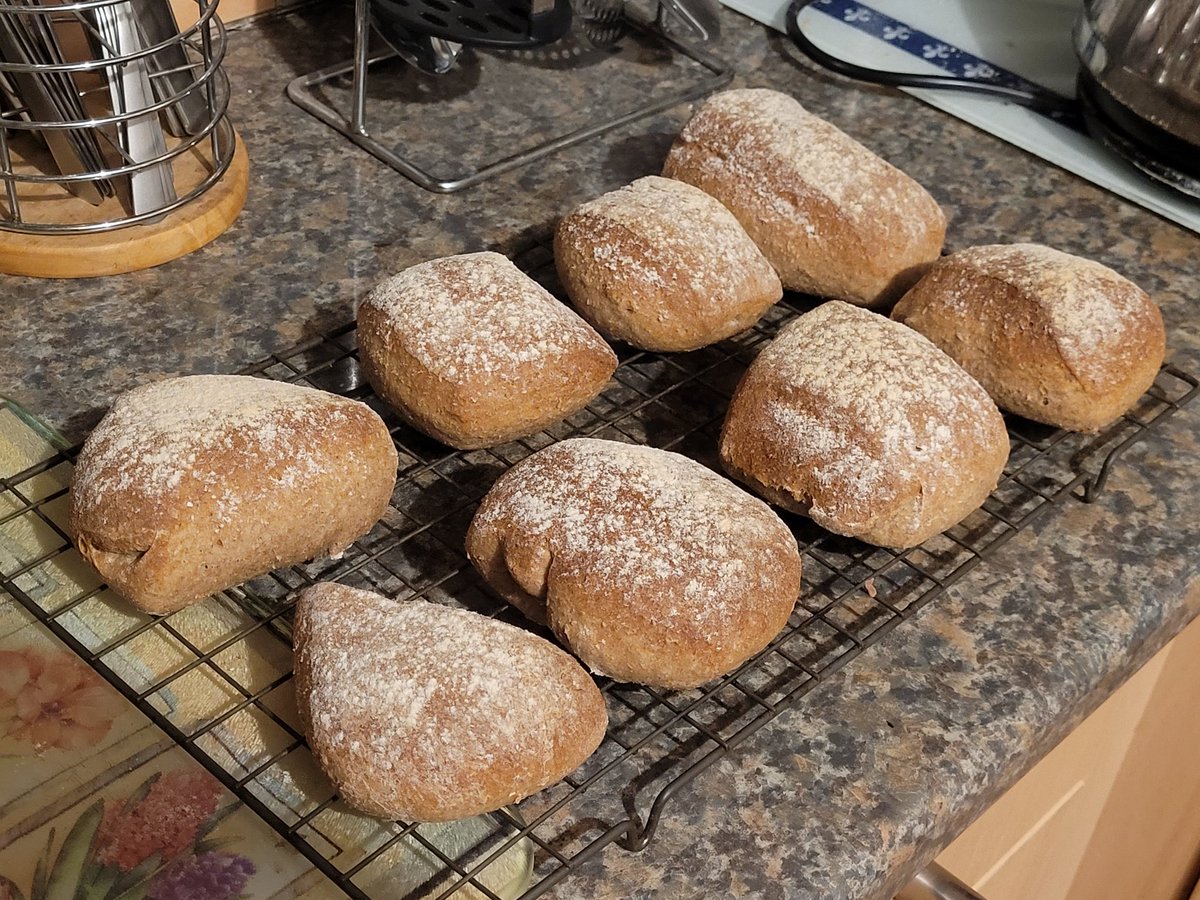 The new year bread.
I can feel a points deduction coming on for size inconsistency with the hand-shaped rolls, but I'm pleased with my six scufflers.
#realbread #tradition #homemade