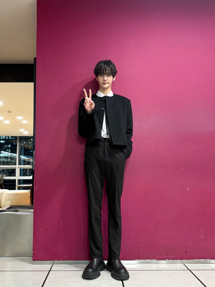 _𝗭𝗘𝗥𝗢𝗙𝗢𝗖𝗨𝗦

<알림장🐾>

오늘은 규빈이가 <2025 MBC 연예대상>에 다녀왔어요~
우리 똑똑강아지 댁에서 많은 칭찬 부탁드려요~🫳🫳🫳

#ZEROBASEONE #ZB1 #제로베이스원
#KIMGYUVIN #김규빈