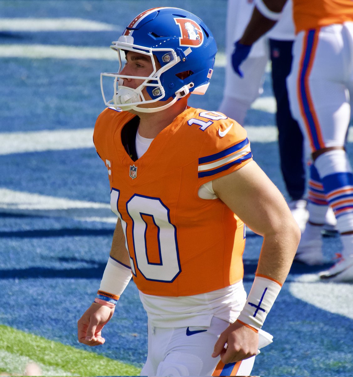 RyanGreeneDNVR's tweet image. The Broncos have a chance to clinch the #1 seed in the AFC wearing the best uniform in the NFL.