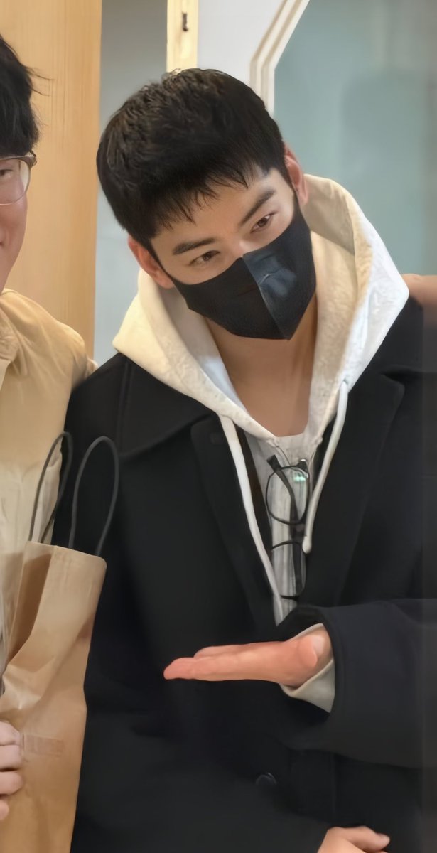 rosy_chastar's tweet photo. I miss every single thing about him 😭🫂

#차은우 #CHAEUNWOO https://t.co/iJJq7GHfbC