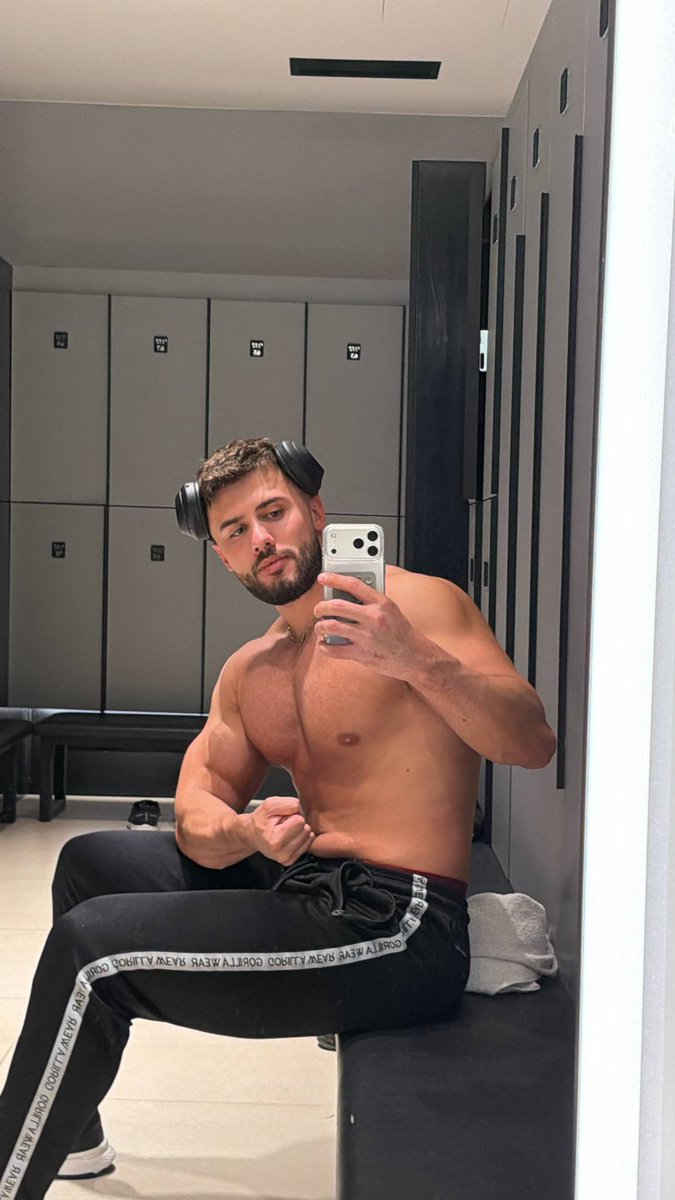 Can you suggest me your fav movie or series? So I can watch when I go home 🤎