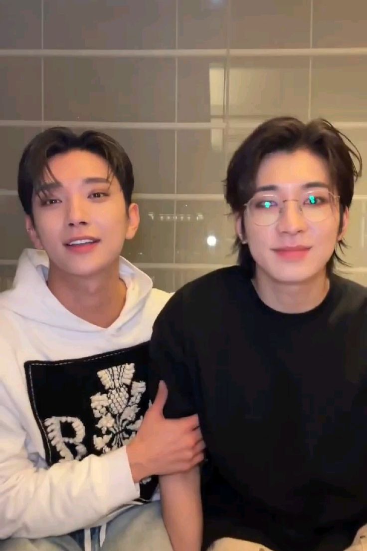FORTUNATE DAY WITH SHUA
#어제보다_더_따스한_슈아생일
#OurFortunateShuaDay