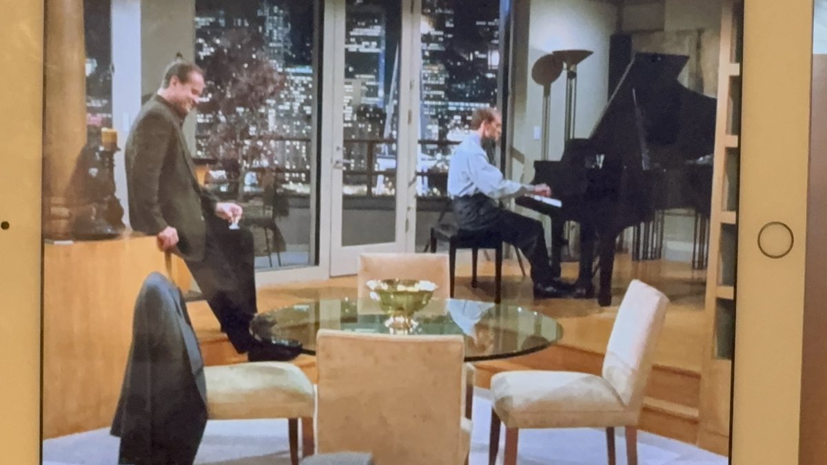 MaxColllodi's tweet image. “Dinner Party” is truly the most magnificent episode of Frasier