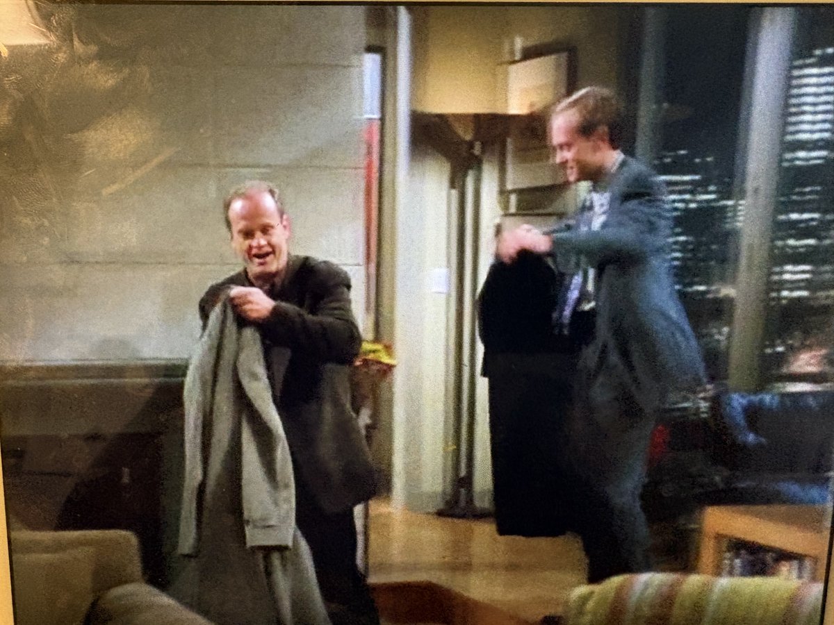 MaxColllodi's tweet image. “Dinner Party” is truly the most magnificent episode of Frasier