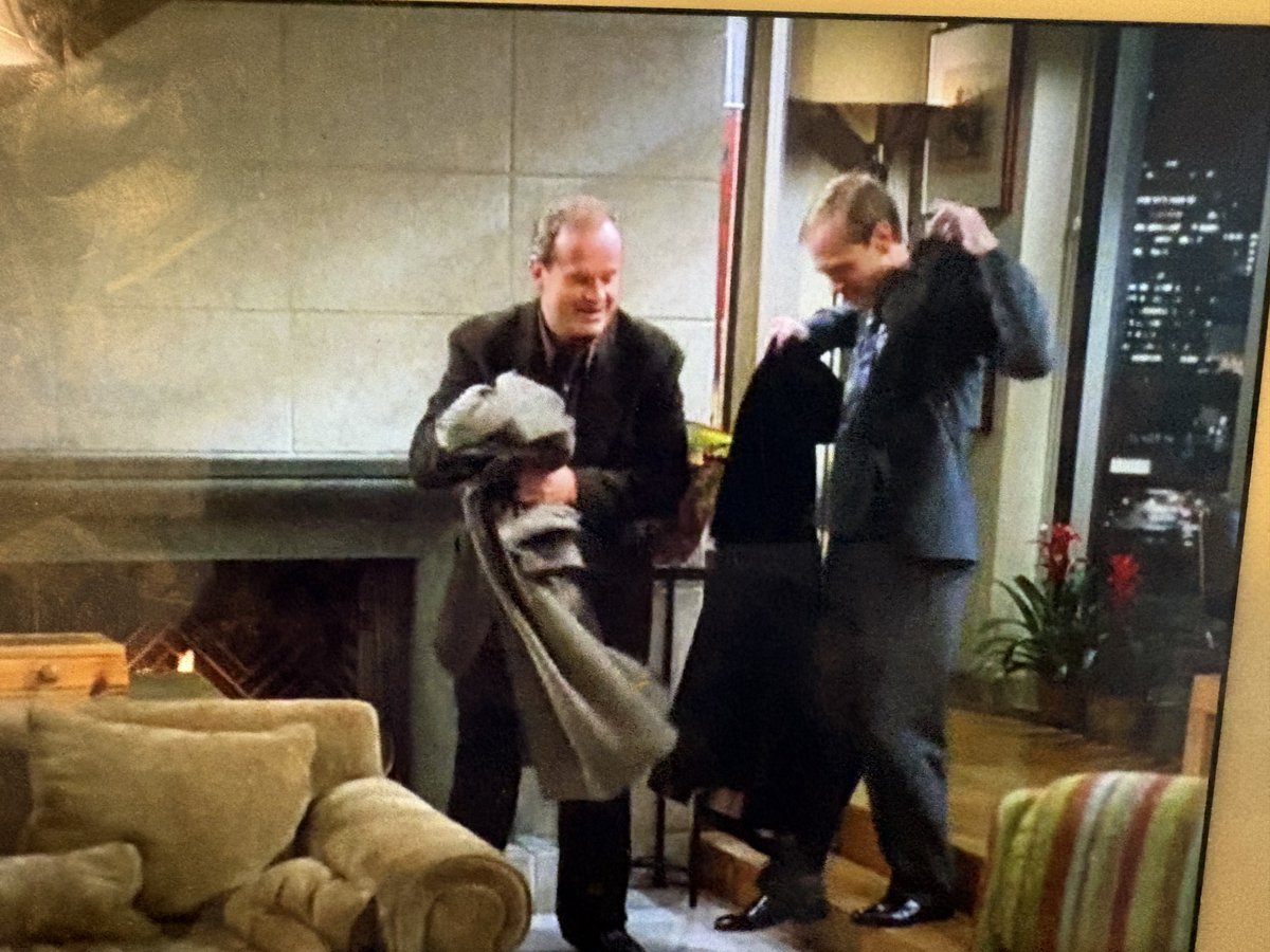 MaxColllodi's tweet image. “Dinner Party” is truly the most magnificent episode of Frasier