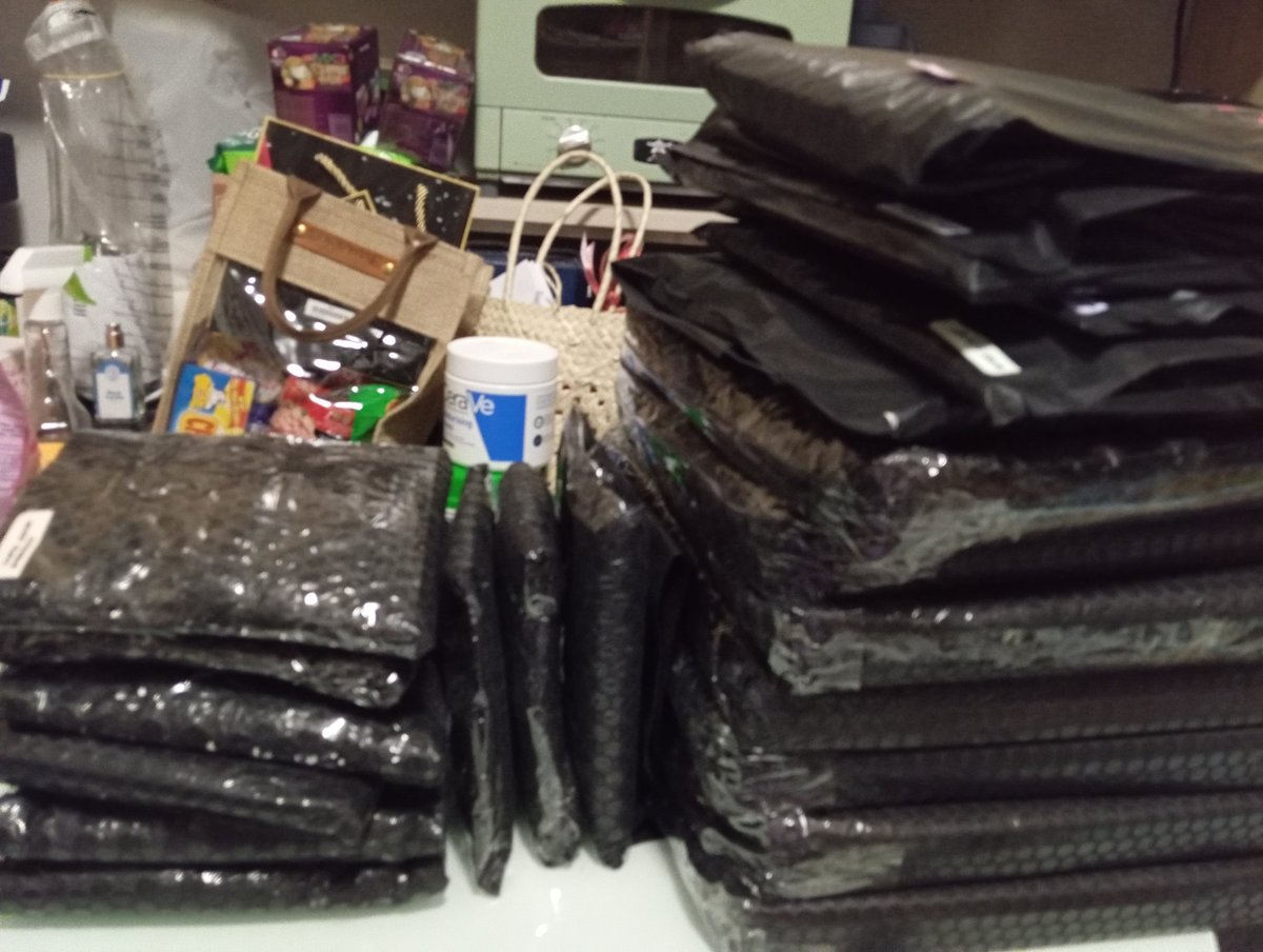 eve ᡣ𐭩 tweet media