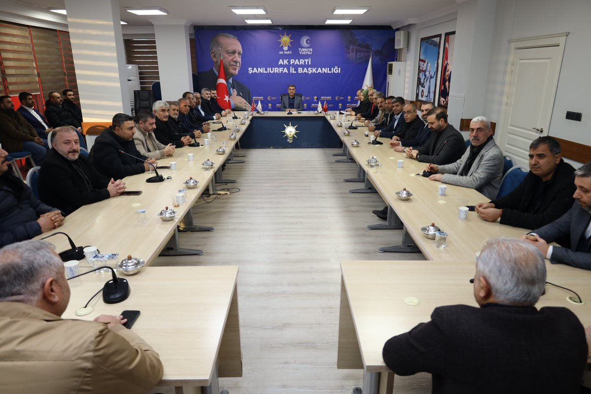 İl Başkanımız <a href="/milhamigunbegi/">M.İlhami GÜNBEGİ</a>
başkanlığında il yönetim kurulu toplantımızı gerçekleştirdik.

Toplantımızda; Teşkilat çalışmalarımızı konustuk.
Saha faaliyetlerimizi değerlendirdik.
Ulusal ve yerel gündemi  konuştuk.

<a href="/RTErdogan/">Recep Tayyip Erdoğan</a>'ın güçlü liderliğinde durmadan çalışıyoruz.