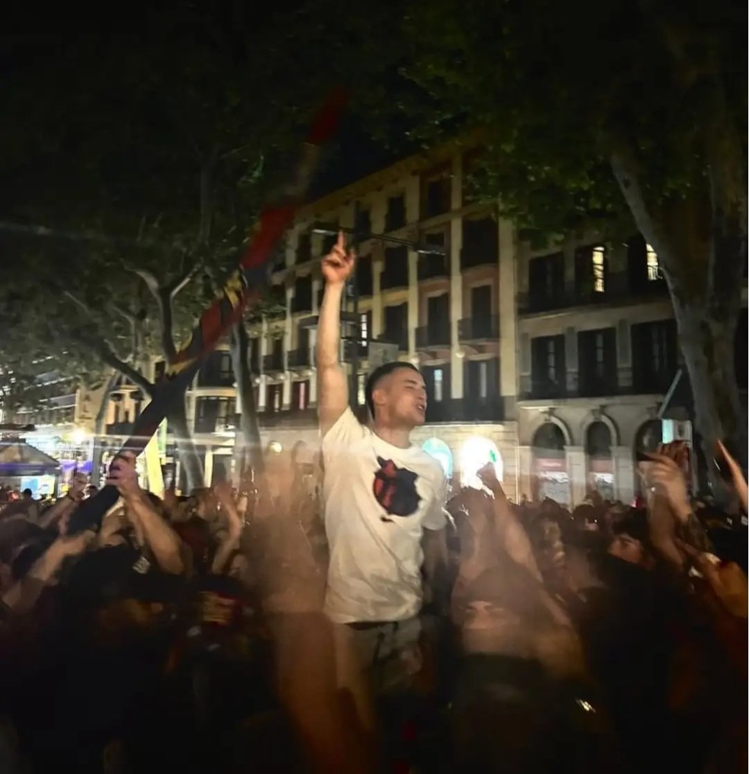 geristeelixx's tweet image. Sentimiento vs Moda #rcde