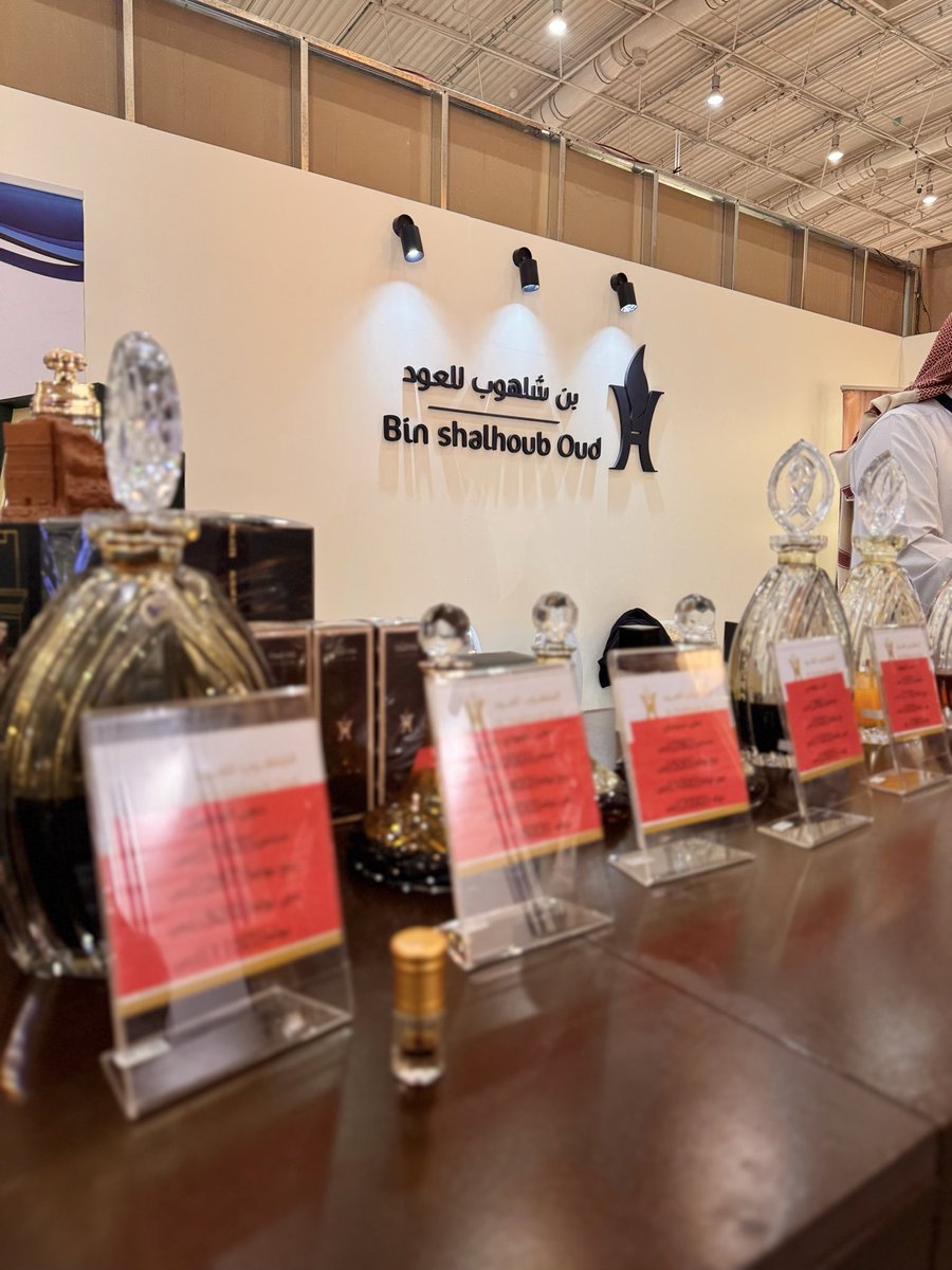 من بعدك يالدكتور والشيخ نواب☺️👋🏻.
ابن شلهوب اعجبني عنده سيلاني وكمبودي.☺️🫵🏻🌹