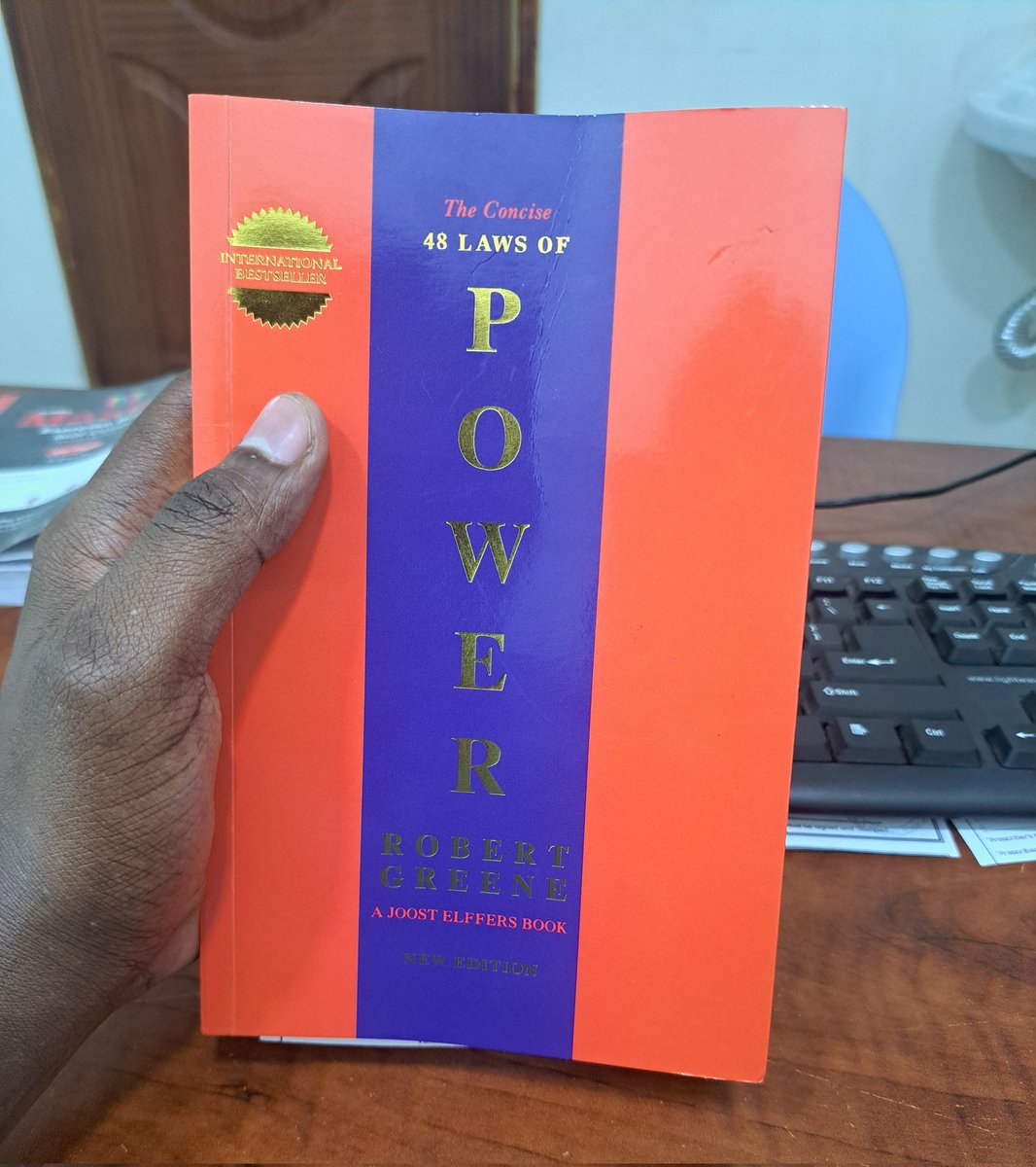 kitabucafe's tweet photo. Law 28

People have a sixth sense for the weaknesses of others.

If, in a first encounter, you demosntrate your willingness to compromise, back down, and retreat, you bring out the lion even in people who are not necessarily bloodthirsty.

Set your value high..!

48 Laws of Power https://t.co/FH64LzwVJU