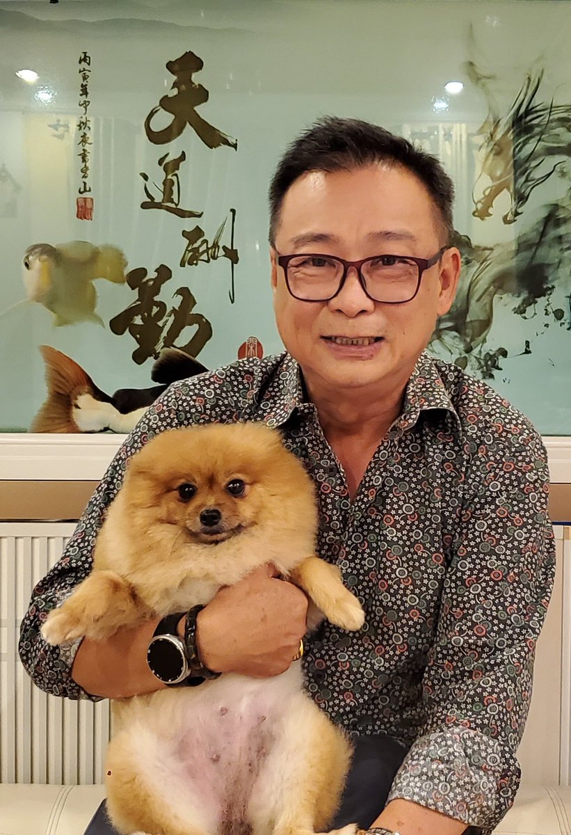 Isn't she cute?
她是不是很可爱？