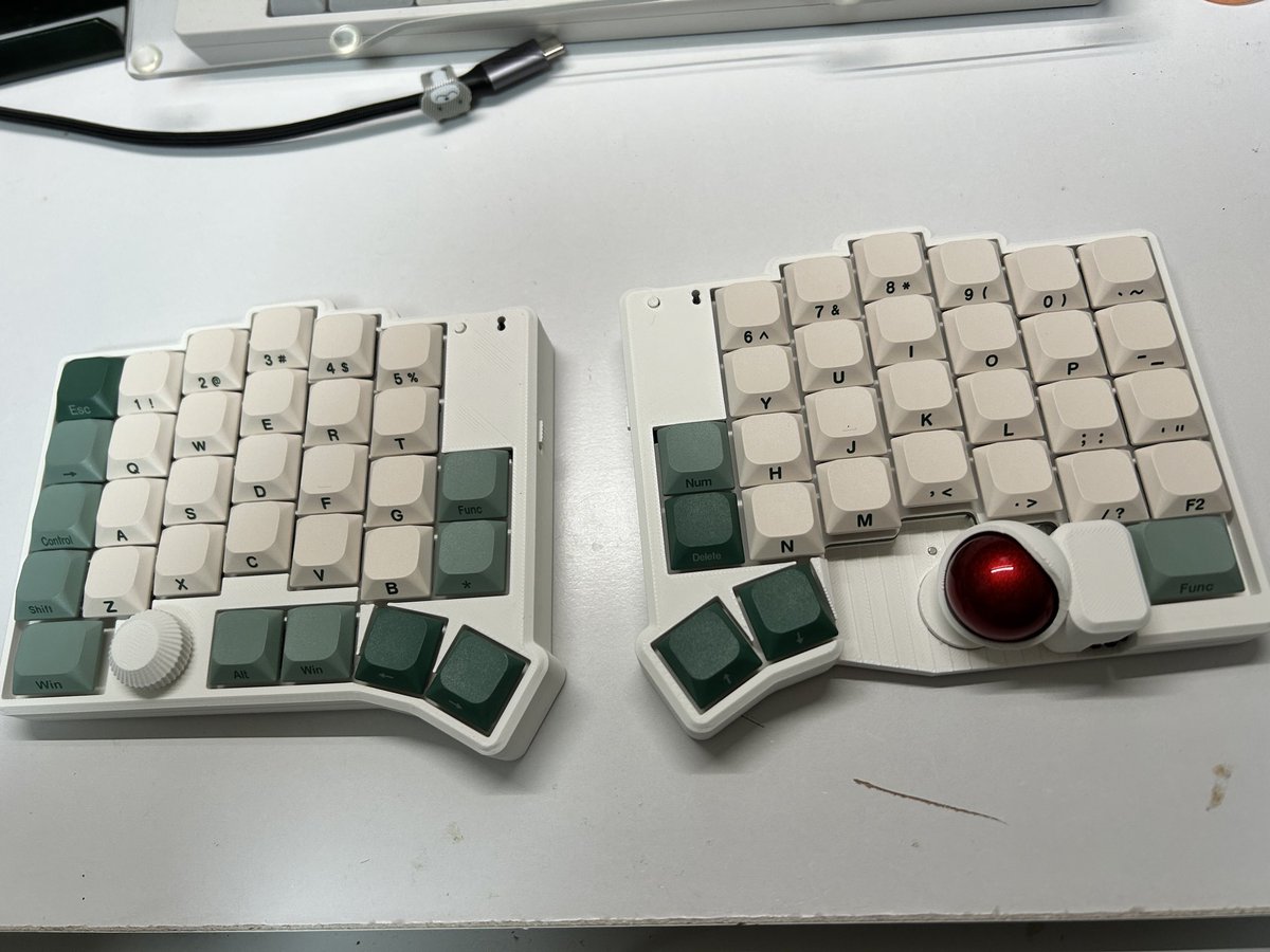 組めた〜 さて、キーマップを変えまくりますか #分割キーボード #ZaruBall