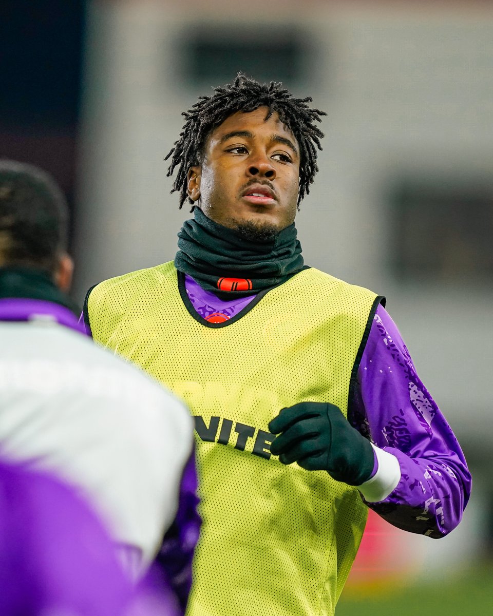 SheffieldUnited's tweet image. Warm-ups. ✅

@One2CallUK 🏃