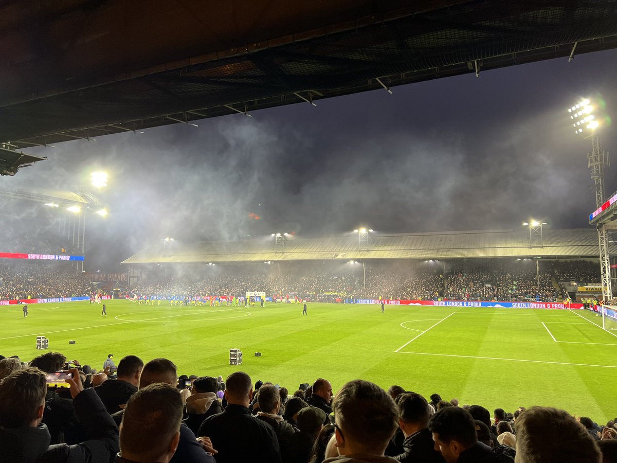 FUTSALJAM's tweet image. Jingle bells, jingle bells, jingle all the way. Oh what fun it is to watch Spurs win away! #COYS not the greatest game to watch but gritty and a much needed 3 points.