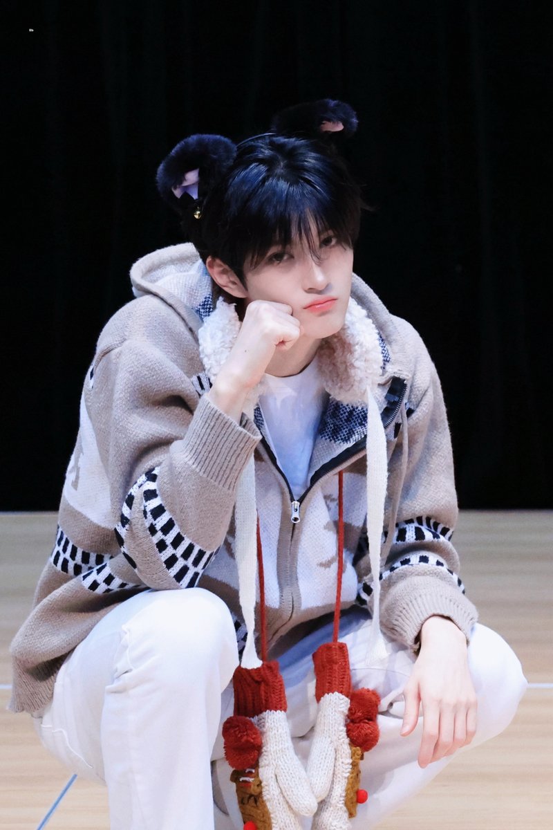 251225

냥냥

#我的幸運小獅子
#XODIAC #LEO #李傲賢
#소디엑 #리오