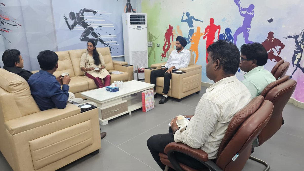 sportsinap's tweet image. Shri Vishnu Sudhakaran, Regional Director, SAI NSSC, Bengaluru, along with the undersigned, visited the Sports Authority of Andhra Pradesh on 29.12.2025.
Discussions focused on strengthening sports infrastructure and athlete development in the state.

#SAAP
#NSSC
#Sports