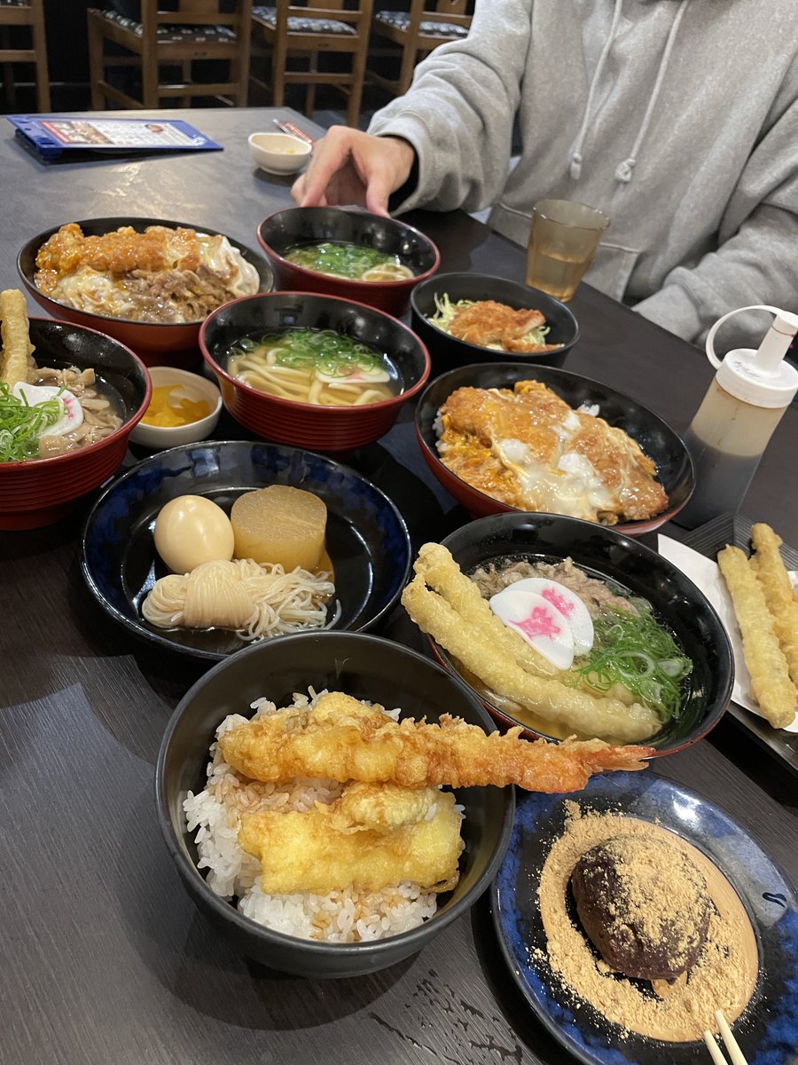 pain_cos's tweet photo. #コスシティ博多
寒い中、皆様お疲れ様でした❣️

みくぱいん、スタッフ頑張りました✌️
1番薄着だった気がしますがカイロパワーで無事に乗り切れました😉

しっかり暖まってゆっくり休まれてくださいね✨〜うどんの中に隠れるおでんを添えて笑〜 https://t.co/jFvcGsYPwN