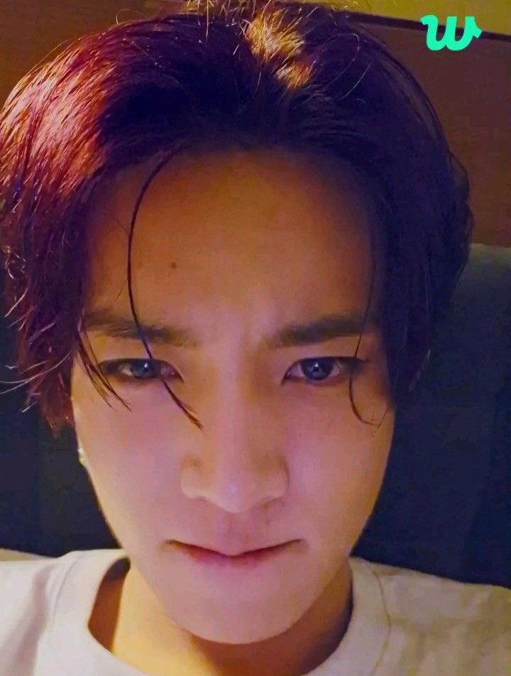 gril1hee's tweet image. &amp;gt; 𐢭 &amp;lt;