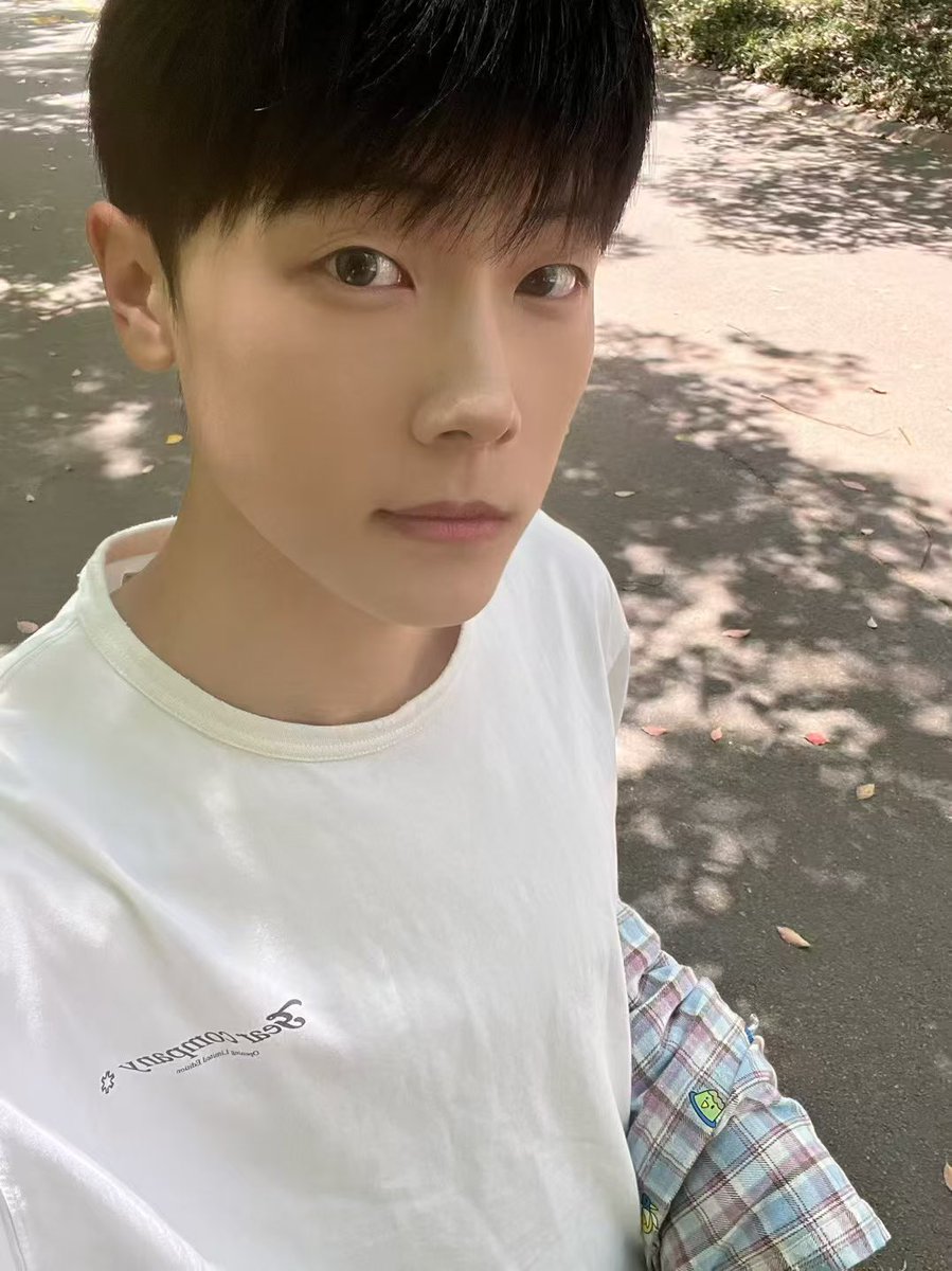 仔仔 男模版
坐标 江浙沪
白嫩男大
喜欢主页QQ联系