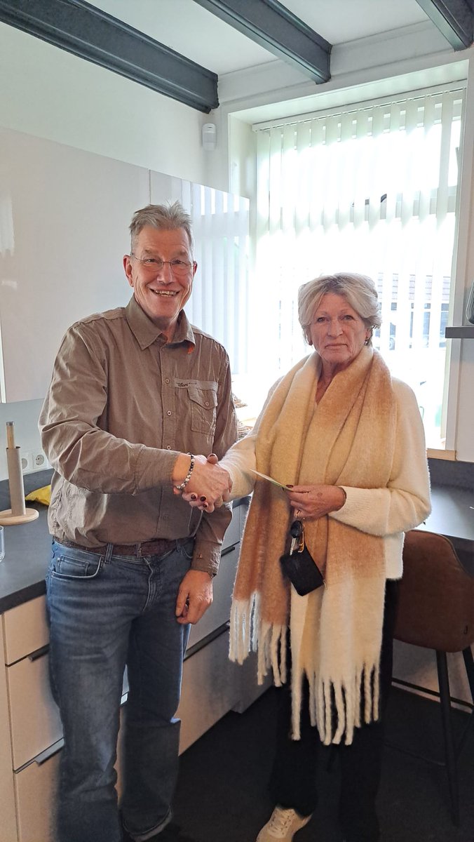 LocoFM's tweet image. En we hebben weer een aantal winnaars. Plus bonnen voor Marian van Pijkeren, Gerrit Wolf en Willem Hoogstraten. Ook kwan Carmen haar bon  van zaterdagavond nog afhalen.