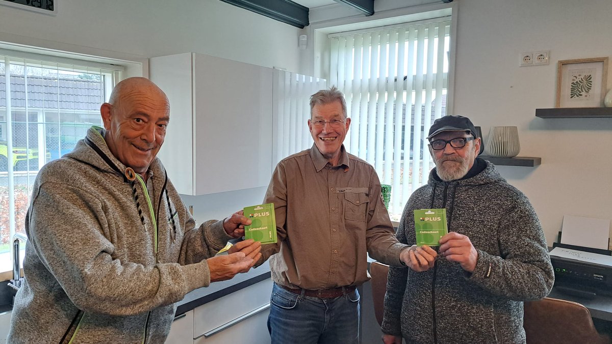 LocoFM's tweet image. En we hebben weer een aantal winnaars. Plus bonnen voor Marian van Pijkeren, Gerrit Wolf en Willem Hoogstraten. Ook kwan Carmen haar bon  van zaterdagavond nog afhalen.