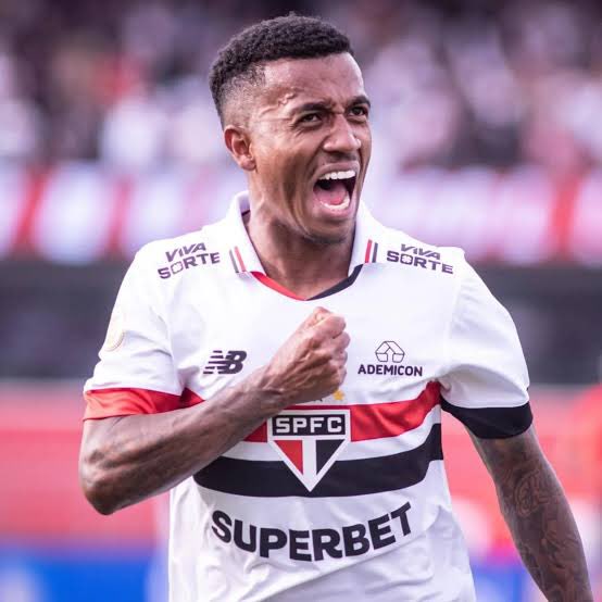 ⚠️ Flamengo busca Marcos Antônio

O meia, da Lazio e aprovado por Filipe Luís, tem compra prevista pelo São Paulo por 4 milhões de euros. Allan pode ser envolvido para viabilizar o negócio.

🗞️ ESPN Brasil
📸 Erico Leonan/SPFC