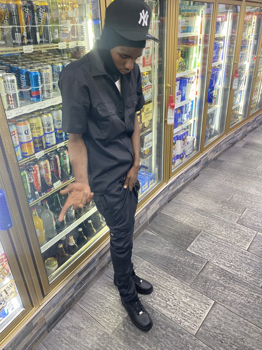 fellarunitallll's tweet photo. wont bend break or foldd♻️🖤 know dat🥋 https://t.co/PEVUeVDRd9