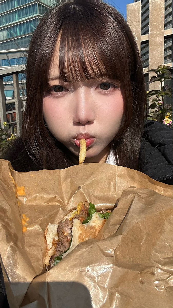 zax_sumina's tweet photo. 路上ライブありがとうございました〜❣️

遅くなってごめんなさい︎；；
気が抜けて丸一日寝てました-  ̫ -

この日を迎えるまで、私たちにはどうしようも出来ない悩みばかり募っていく一方でしたが、メンバーや大切な人達がいてくれたおかげでやりきる事が出来ました。
沢山の人が足を止めてくれて、⬇️ https://t.co/owYjmtnV6j