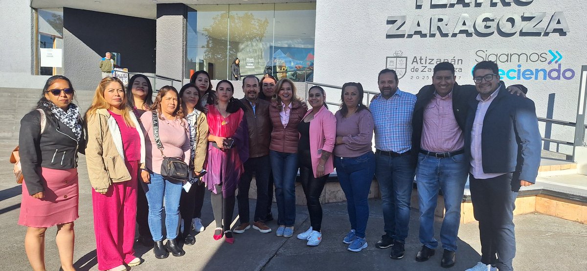 RicNiet's tweet photo. @Pedro_RVillegas 
​Celebramos su vida y agradezco eternamente el día  que nos dio la oportunidad de trabajar a su lado. Gracias por ser un mentor que con su trabajo no solo es cumplir metas, sino de cómo juntos se puede trascender y dejar una huella real #FuerzaRosaConPedroR https://t.co/Xx0NZbSKTw