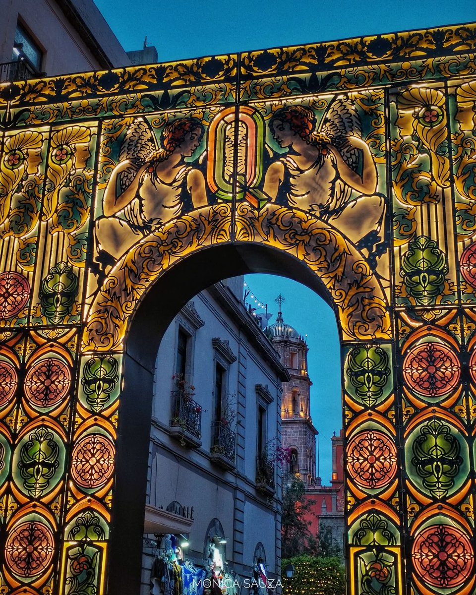 mosave_87's tweet photo. Que nada me pertenezca.
Sólo la paz del corazón
y el frescor del aire.
Kobayashi Issa
📷 IG: monicasauza
#queretaro #centrohistórico #arquitecturacolonial #lucesdenavidad #decoracionnavidad https://t.co/w6Nda8urGh