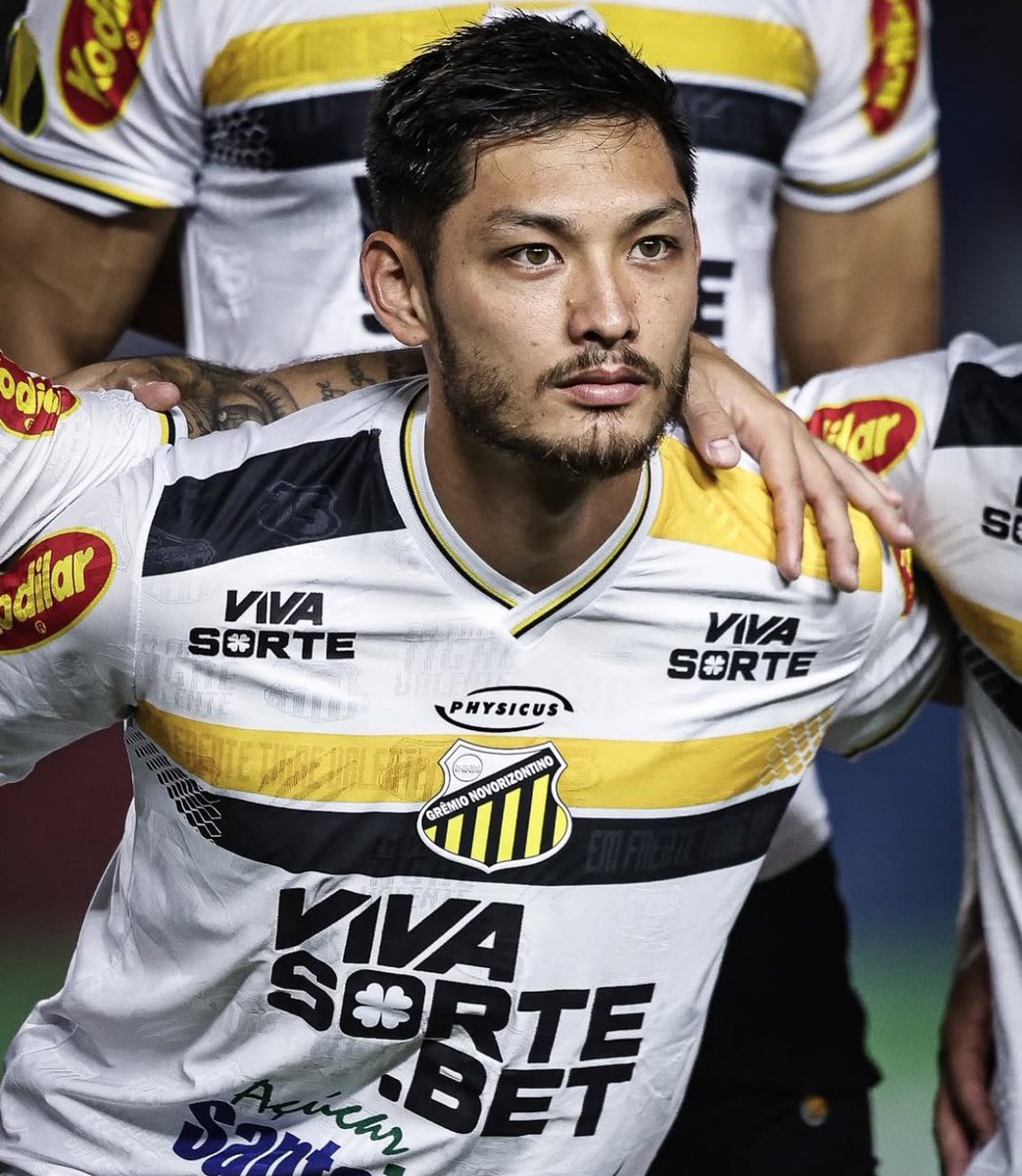 🦁🔴⚫️ SPORT e LUIS OYAMA:

Apurei que não houve contato da direção do clube com o representante do atleta e que o meio-campista renovou com o Novorizontino por dois anos.