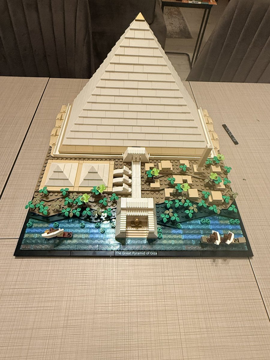 s_tiva's tweet image. Productive evening (prompt değil alınteri)

#lego #pyramids  #giza #keops