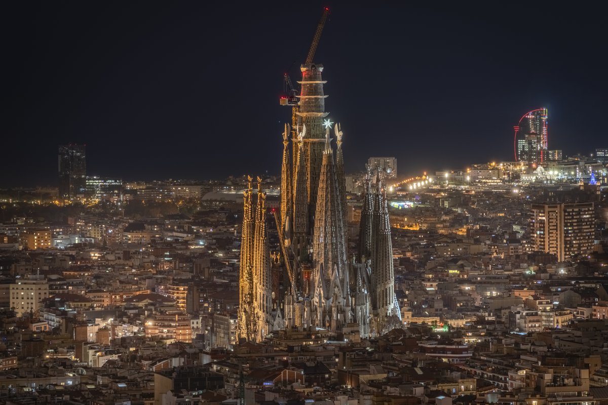 We wish you a joyful New Year's Eve and a happy 2026! 🎉